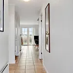 Casa vacanze Charming Terraced House By The And Forest