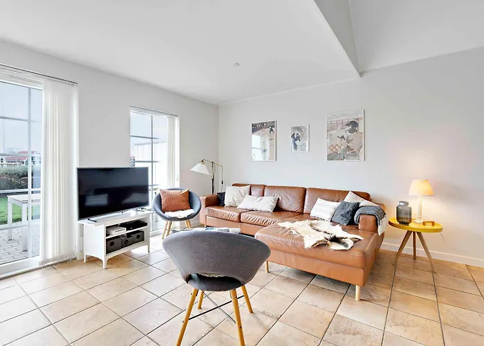 Charming Terraced House By The And Forest *