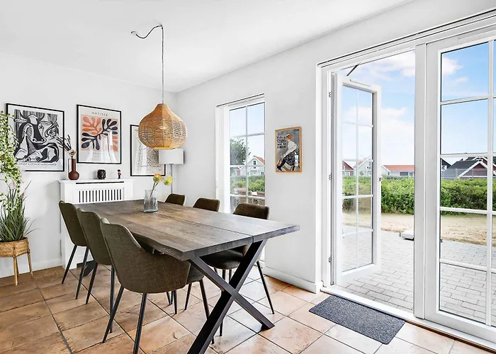 Charming Terraced House By The And Forest Feriehus